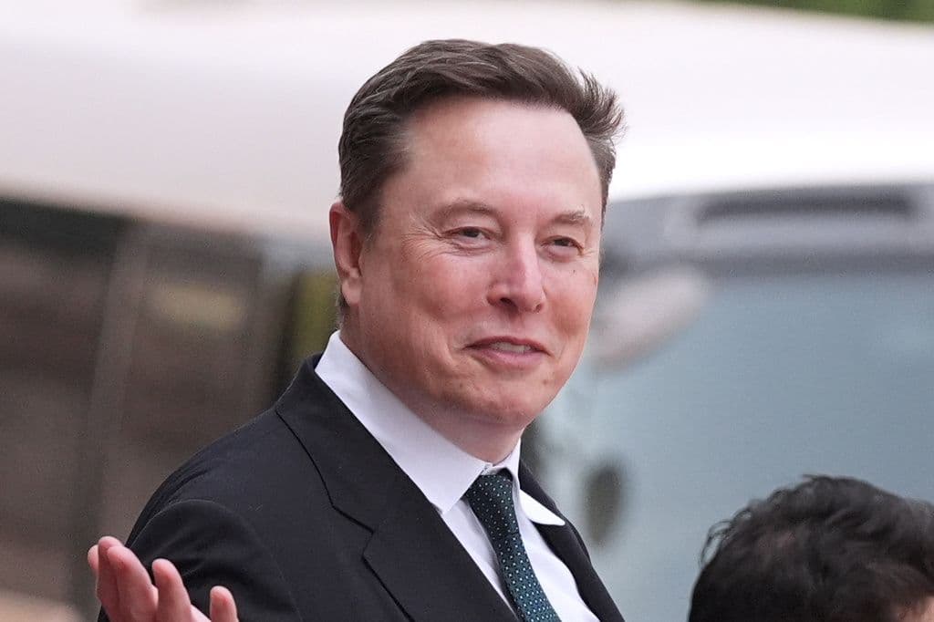 Elon Musk becomes world's first trillionaire after SpaceX stock market debut Elon Musk becomes world's first trillionaire after SpaceX stock market debut