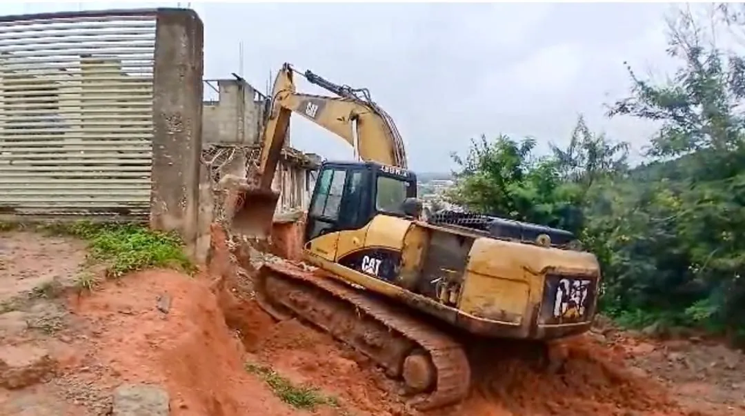 WR: NADMO demolishes unsafe structure to prevent potential disaster at Shama